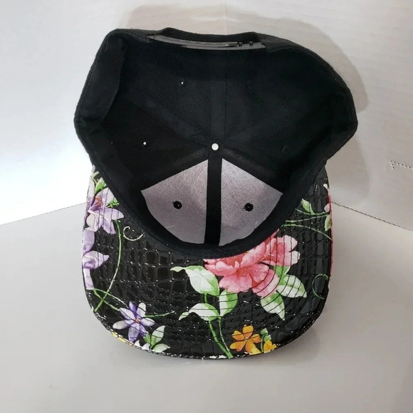 100 Miles HM Black Floral Womans Snapback Hat . - Picture 3 of 8